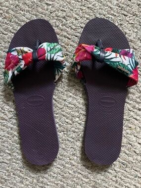 Havaianas purple and tropical print sandals, 40/41 9